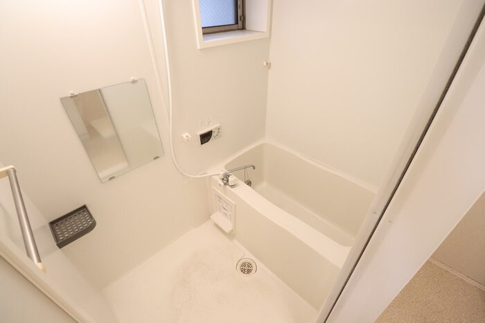 チェルシーガーデン三の丸【浴室】追い焚き給湯式浴室（小窓・浴室換気乾燥機付）
