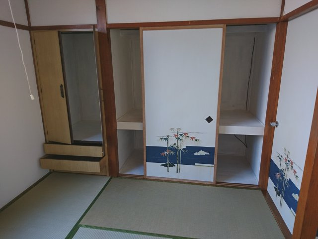 ＳＮ貸家一棟２戸（西１７－５）【寝室】