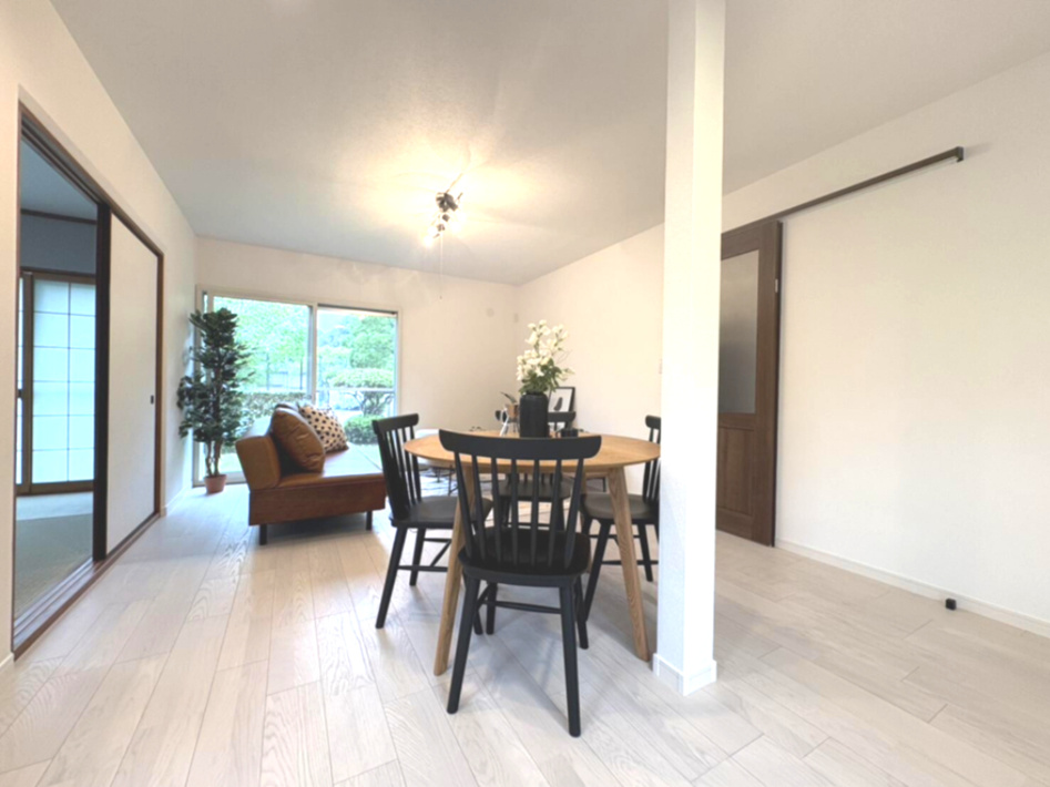 北九州市小倉南区志井鷹羽台の中古一戸建【居間・リビング】10.5帖　リビングダイニング