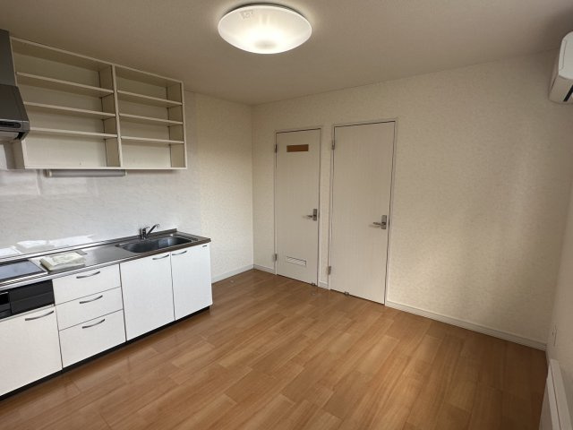 Ｌａｒｉｍａｒ２１７【居間・リビング】