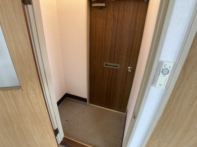 ハイツｅｓ【玄関】