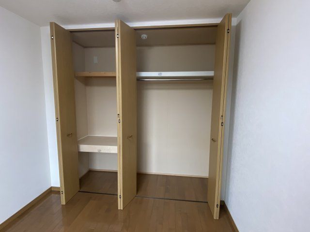 カラリア西１条通り【収納】