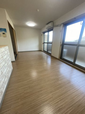 ハートフルタウン弐番館【居間・リビング】