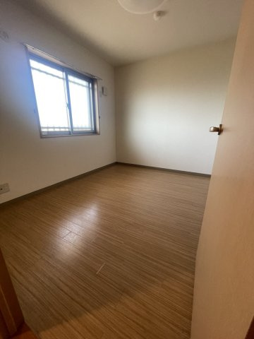 ハートフルタウン弐番館【寝室】