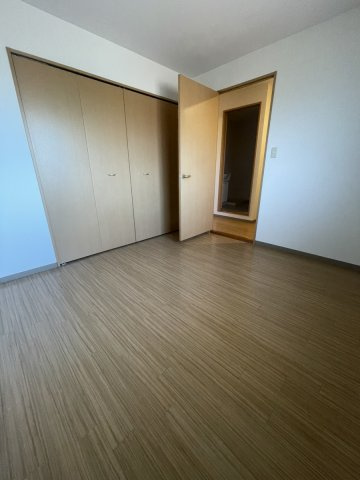 ハートフルタウン弐番館【寝室】