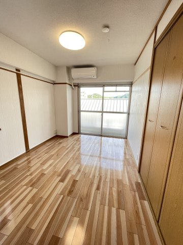 ハイツ田代【洋室】