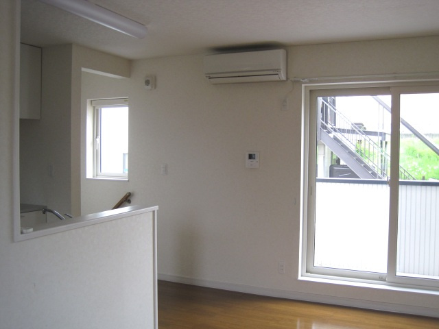 ラ・リュンヌ１６６【居間・リビング】