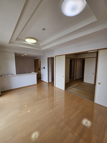 サーパス青葉町【居間・リビング】