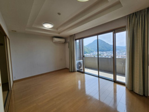 サーパス青葉町【居間・リビング】