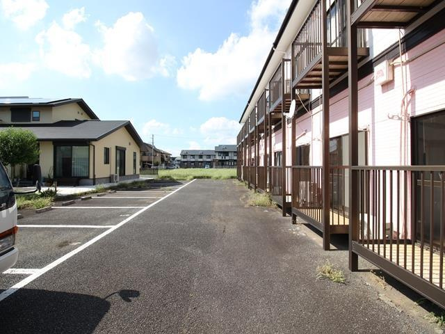1台目　3,000円＋税になります。（敷地内）
