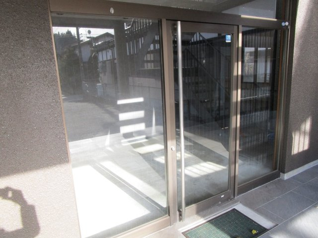 高山市江名子町の店舗一部