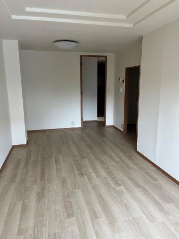 グランディール弐番館【居間・リビング】リビング