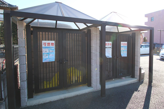敷地内ゴミ置き場です