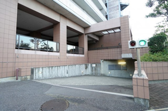 東急ドエル・スカイマークタワー川口【駐車場】