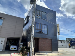 横手市中央町中古テナント【外観】都会的なモダンな外観です。落ち着いた色合いが魅力です。