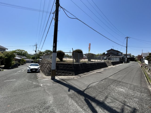 東萩尾町売地【前面道路含む現地写真】