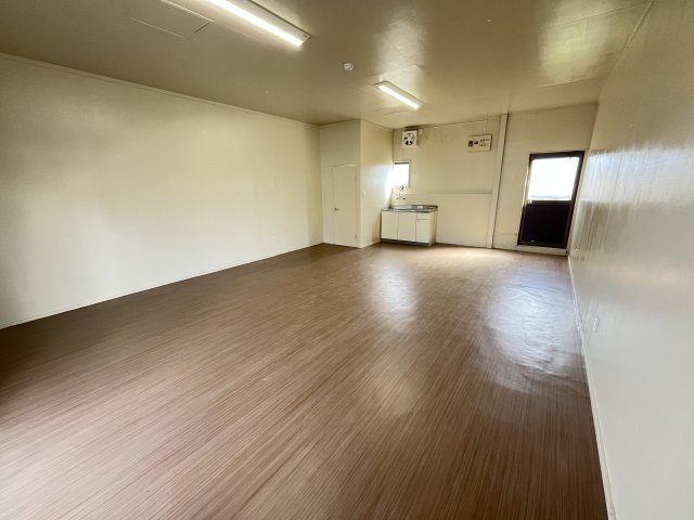 佐和駅前ビル【居間・リビング】