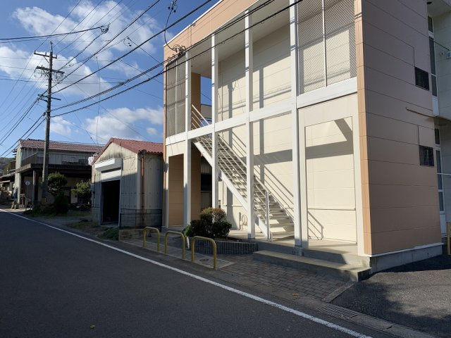 レオパレスベルヴィ北丘【外観】