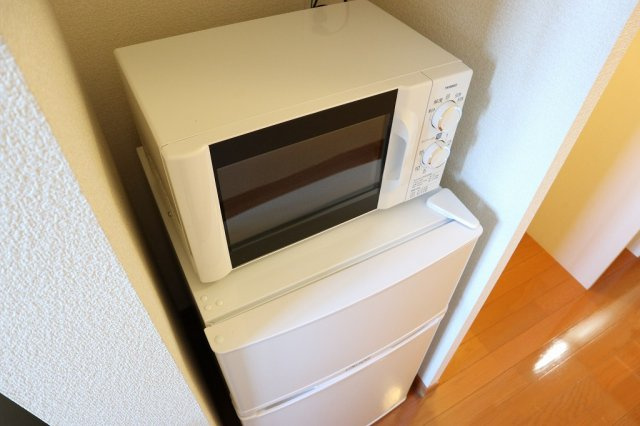 レオパレス西山【その他】冷蔵庫・電子レンジ完備