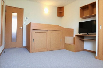 レオパレス西山【居間・リビング】