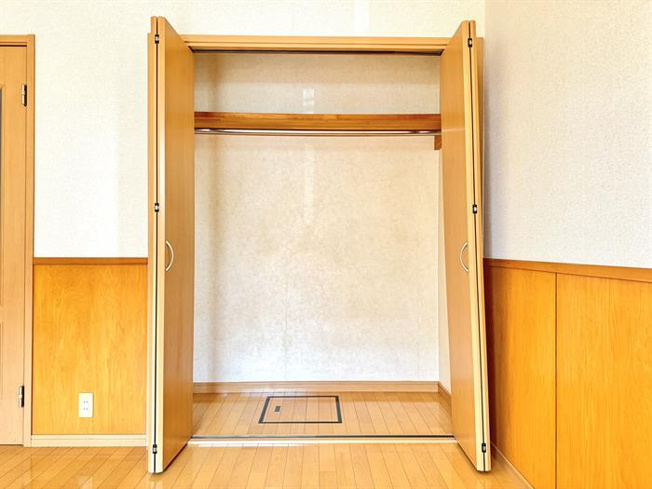 クローゼット付きで荷物もスッキリ！