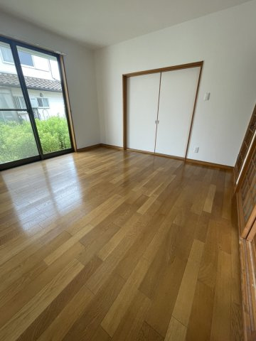 市之倉町13丁目83-474【居間・リビング】