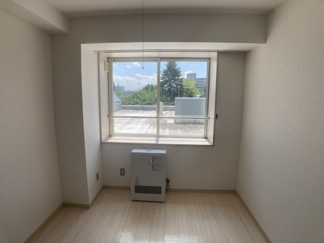 ノースパレス１１２【居間・リビング】