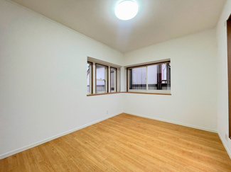 「2階北側洋室」約6帖のお部屋です。