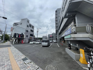 オリエンタルタワーズEAST 【駐車場】