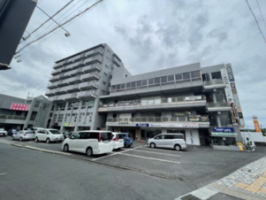 オリエンタルタワーズEAST 【駐車場】