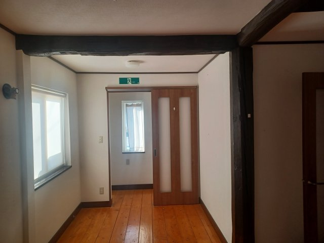 春日町３店舗付き住宅