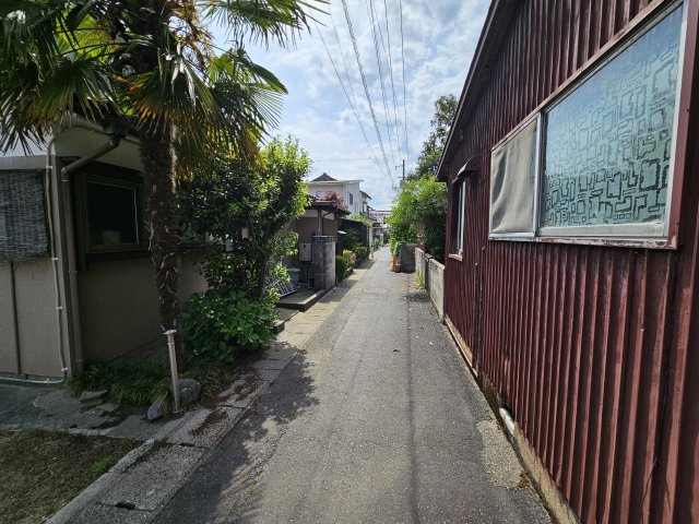 鳥取市卯垣３丁目中古戸建て【前面道路含む現地写真】