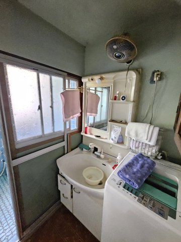 鳥取市卯垣３丁目中古戸建て【独立洗面台】