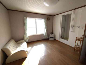 サンメイクハイツ【居間・リビング】