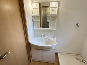 ｆｏｌｉａｒ【洗面所】※同物件の他のお部屋(設備等、実際と異なる場合あり)