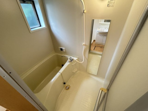 ｆｏｌｉａｒ【浴室】※同物件の他のお部屋(設備等、実際と異なる場合あり)