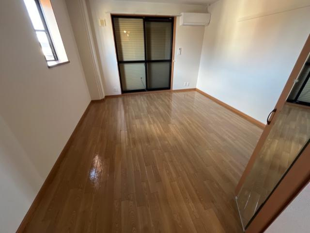 ウエストブルー【内装】室内