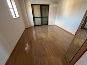 ウエストブルー【内装】室内