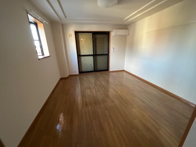 ウエストブルー【内装】室内