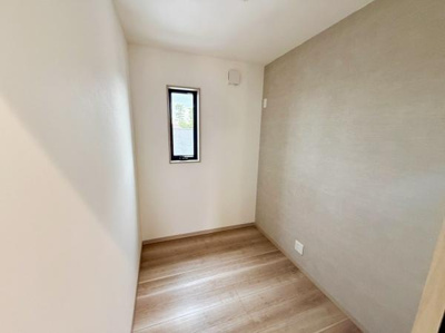 用途豊富なスタディスペースにもなるお部屋です。