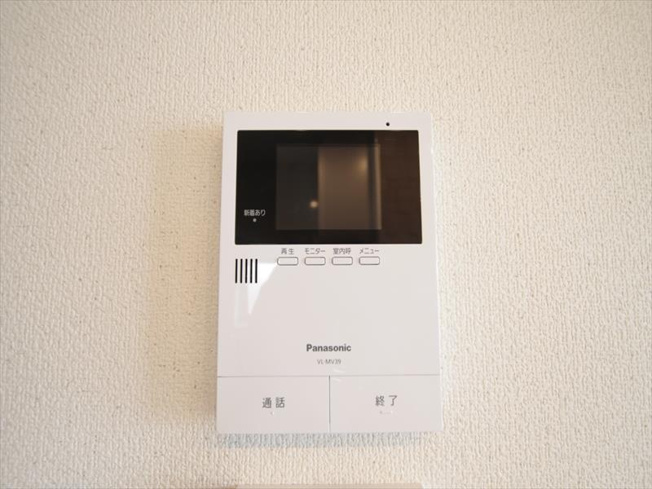 TVモニター付きインターホンだから訪問者の顔がわかる！
