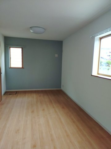 牛島西貸家【洋室】