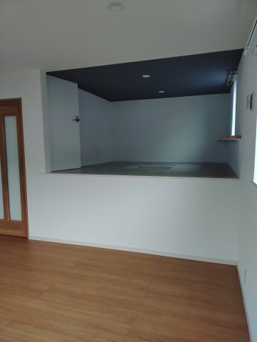 牛島西貸家【居間・リビング】