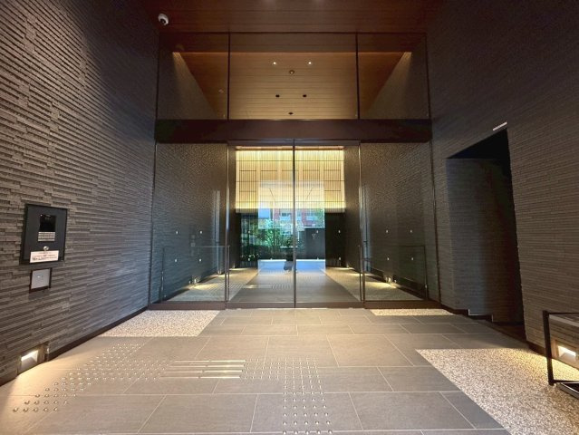 プレミスト京都西院【エントランス】