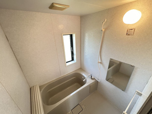 プリミエール吉野【浴室】照明器具はサービス品となっております！