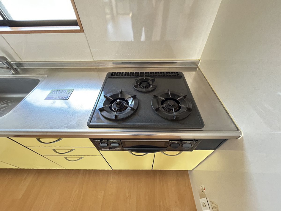 プリミエール吉野【キッチン】収納が多く、食器や調味料などを収納できます！