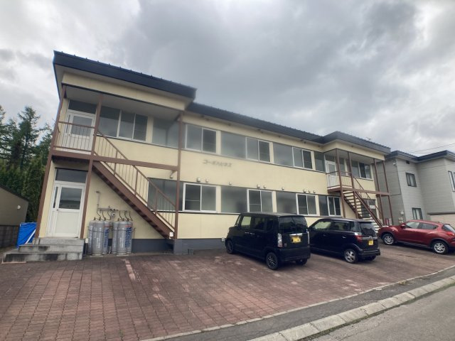 コーポハピネス【駐車場】