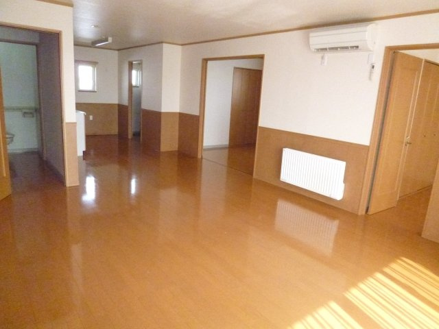 ウエスト蔵【居間・リビング】