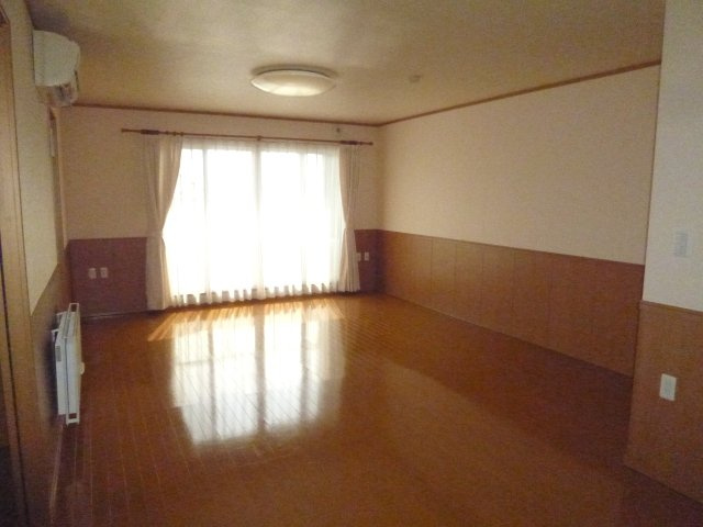 ウエスト蔵【居間・リビング】