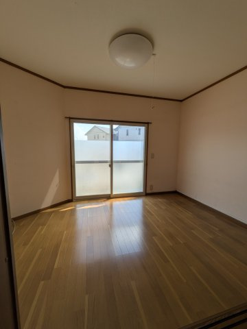 鳥取市岩倉戸建て【洋室】